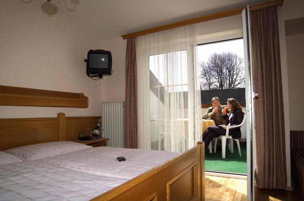 Hotel Gasthof Brueggler Radstadt Exterior foto